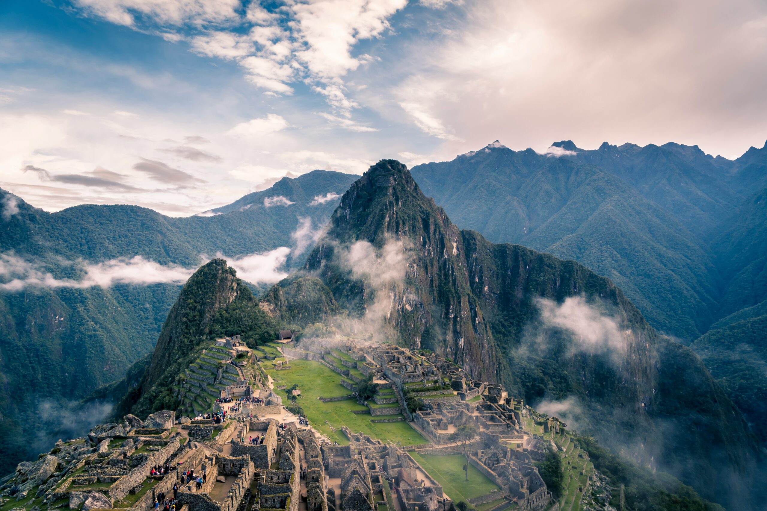 Peru vs Canada: A Comparative Analysis of Two Diverse Nations