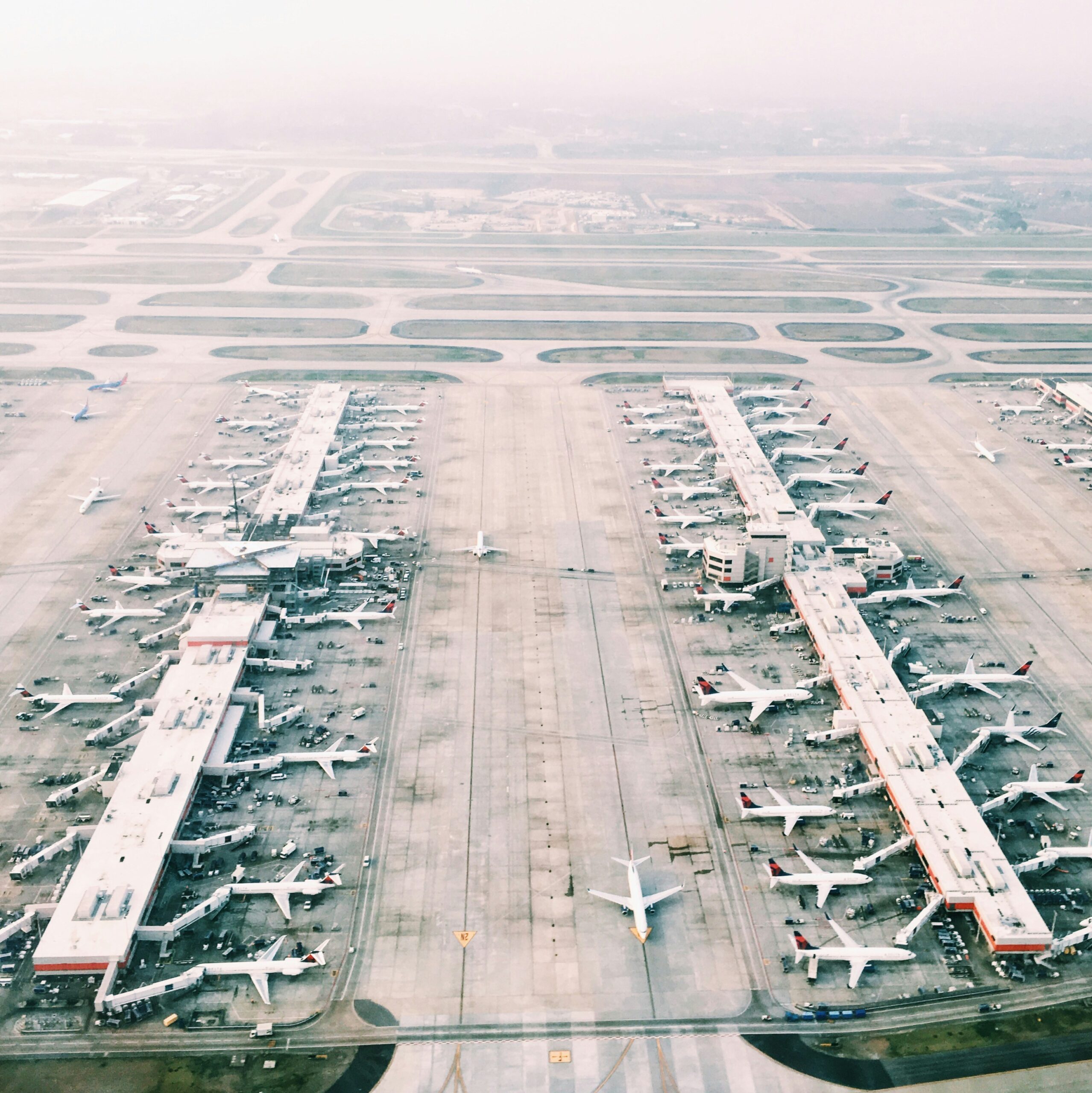 Attivisti e Proteste all’Aeroporto di Francoforte: Un’Analisi Approfondita