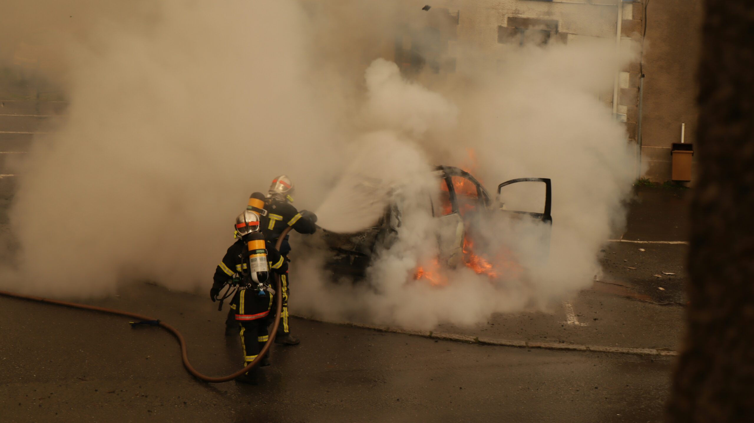 Incendio a Monte Mario: Aggiornamenti in Diretta sull’Emergenza a Roma