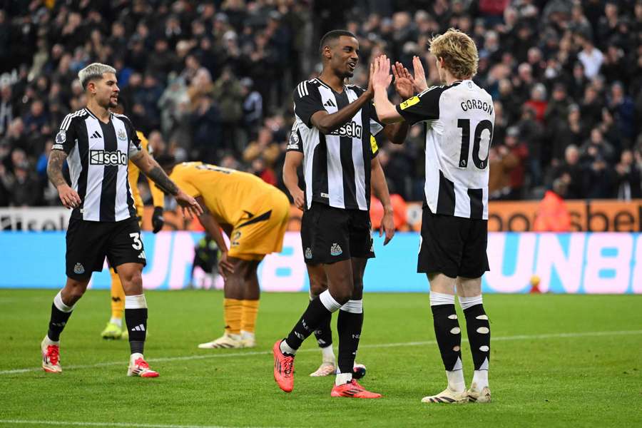 Newcastle United vs Wolverhampton Wanderers: A Deep Dive into the Clash