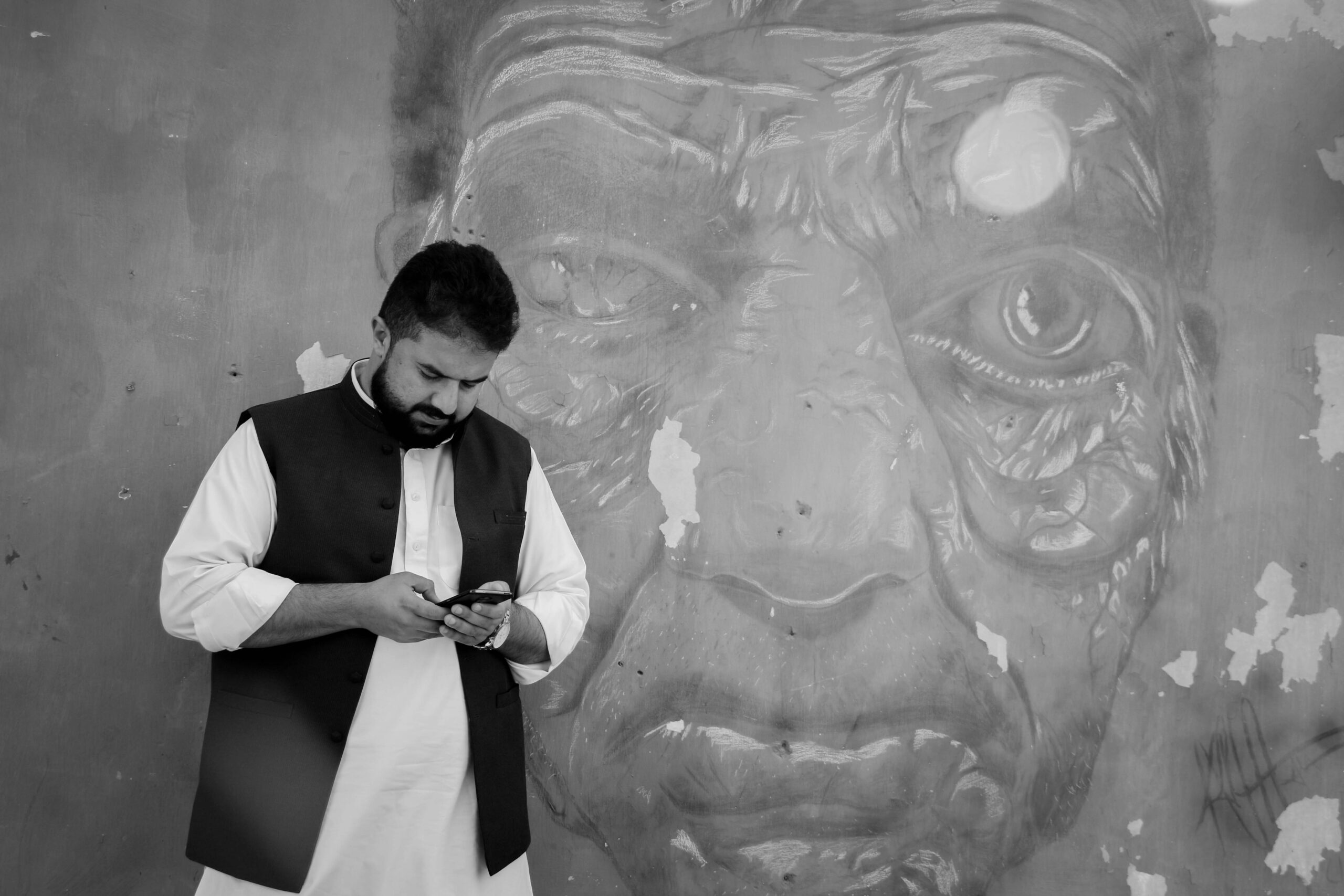 اسلام آباد میں وال چاکنگ کے خلاف کریک ڈاؤن